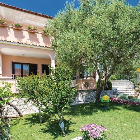 Stunning Apartment In Krk With Kitchen Krk Town Exterior foto