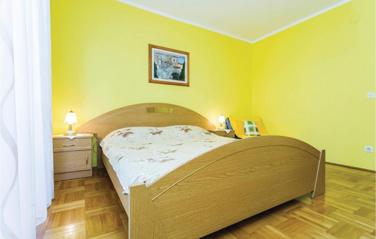 Stunning Apartment In Krk With Kitchen Krk Town Exterior foto