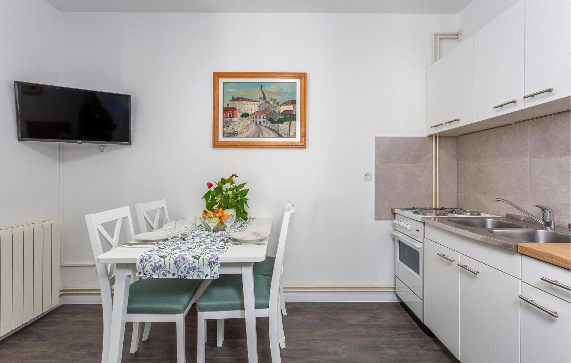 Stunning Apartment In Krk With Kitchen Krk Town Exterior foto